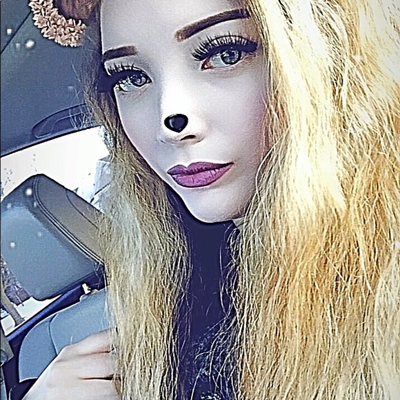 Meet your Posher, Lily - Picture 4 of 8